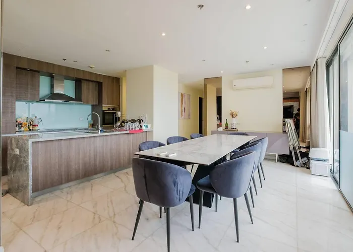 Apartment Penthouse Generous Living Spaces