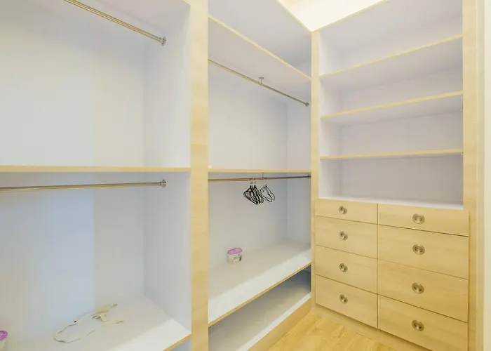 Apartment Penthouse Generous Living Spaces Manila