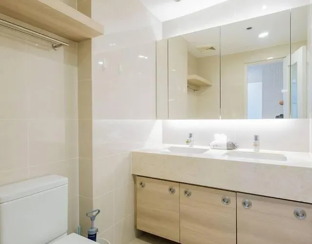 Penthouse Generous Living Spaces Apartment *